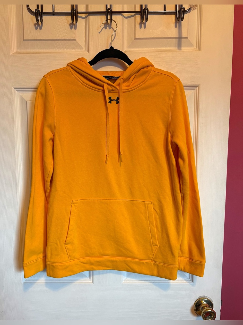 Under Armour NWOT Gold Colored Cold Gear Women’s Hoodie Size Small